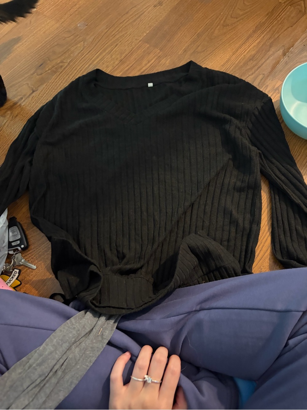 SHEIN Black Ribbed V-Neck Pullover